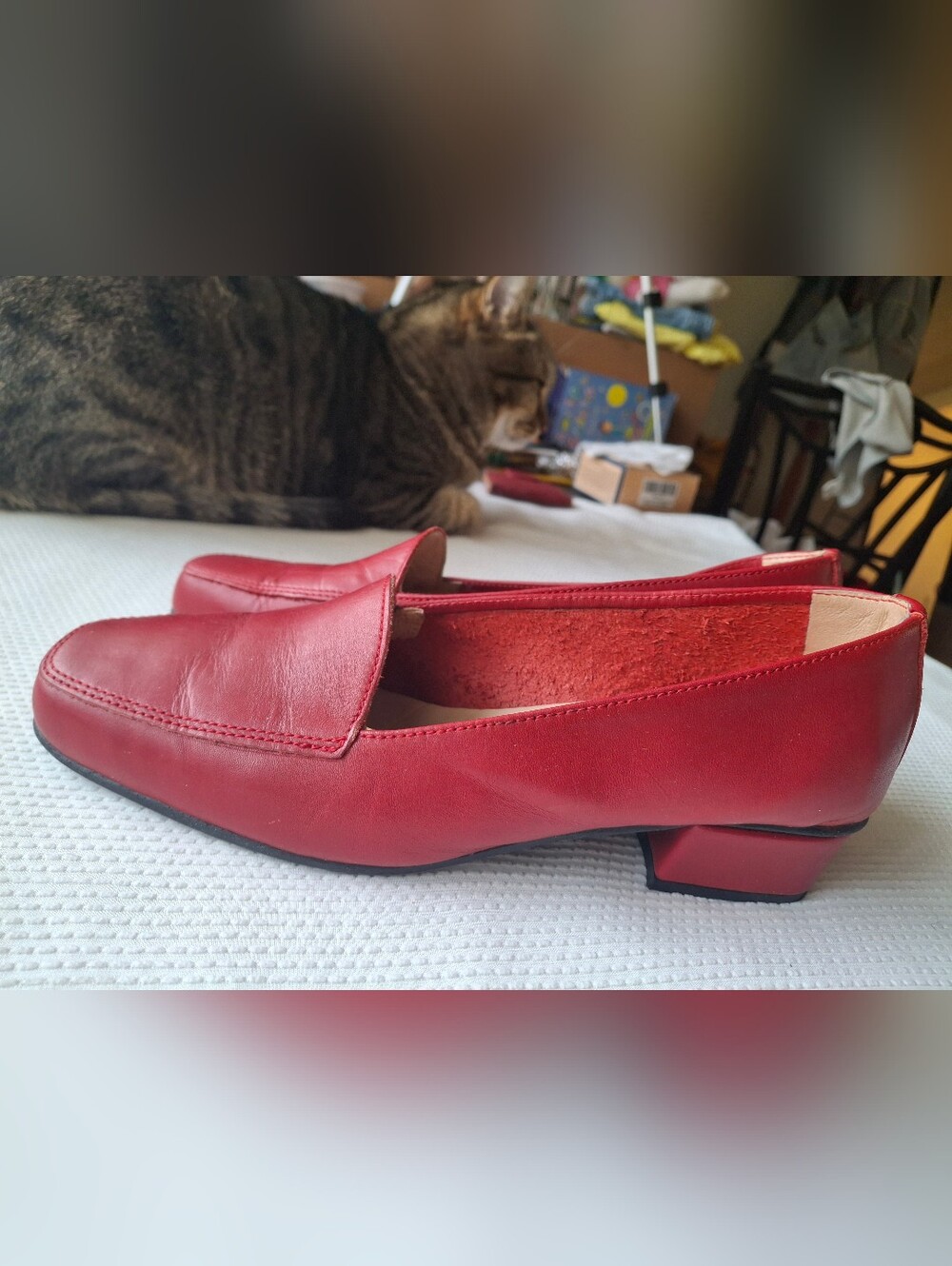 Red leather D'Chicas low-heeled loafers, size 7,5 - Picture 2 of 7